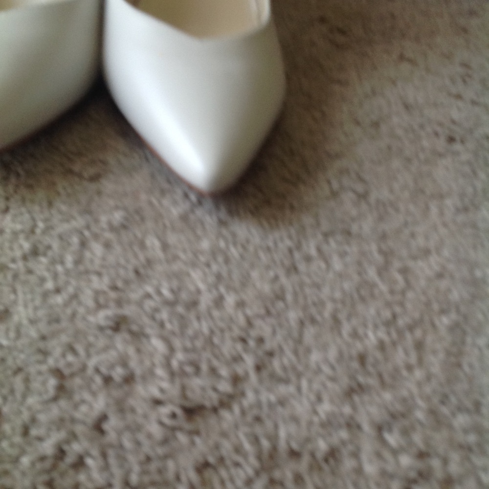 NEW Marc Fisher CAITLIN PUMP White Leather Pump 9M - Picture 12 of 14